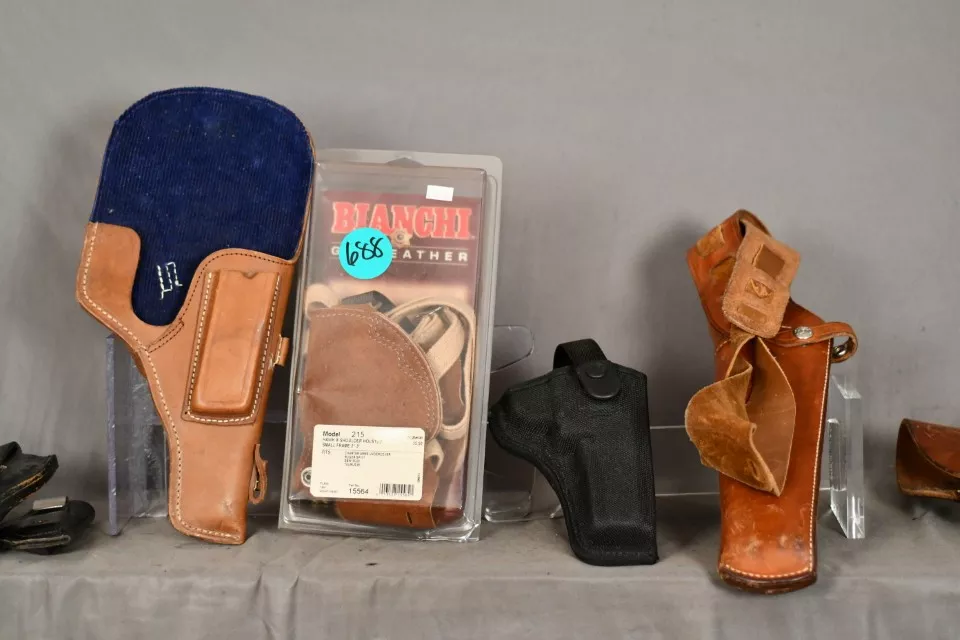 10 various holsters, Mixed