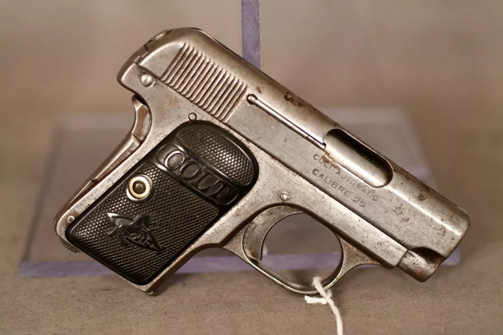Colt 1908 Pocket Hammerless, .25 acp cal. auto pistol, Blue, 2 1/8" barrel, 1909